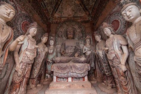 Siete Grutas De Buda De Los Templos En Tianshui Maijishan Imagen De