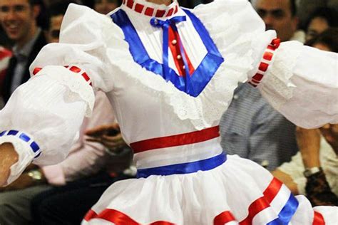 Traje Típico De República Dominicana De Hombre Mujer Y Todo Sobre Ella