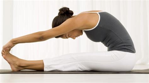 5 Ways Bikram Yoga Helps You Run Better