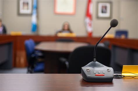 Department of Education briefs Iqaluit city council on Trois-Soleils