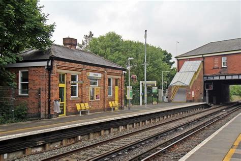 Platform Building Hillside Railway © El Pollock Cc By Sa20