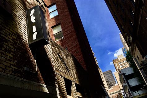 9 Best Gay Bars In Philadelphia To Visit Now