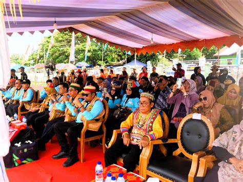 Kemeriahan Puncak Pesta Adat Budaya Lom Plai Dinas Pariwisata