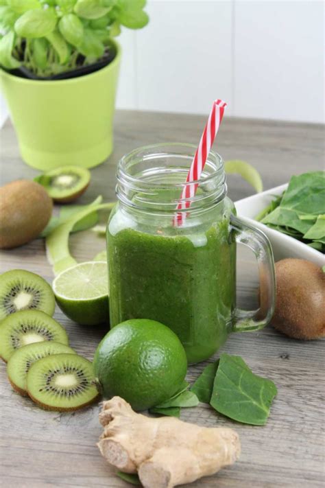 Batido Detox De Espinacas Kiwi Manzana Y Jengibre Smoothie