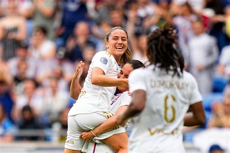 D1 Féminine Lyon écrase Reims Et Rejoint Le Psg En Finale Du Championnat