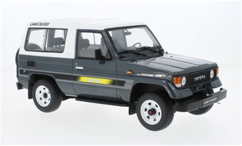 Miniature Toyota Land Cruiser 1 18 Triple 9 Collection FJ40 Verte