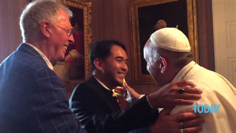 Papa Francesco Sorprende Ancora Nel Viaggio In Usa Ha Incontrato Una Coppia Gay