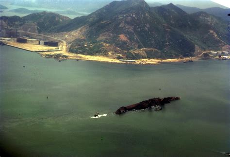 seawise universityrms queen elizabeth wreck hong kong