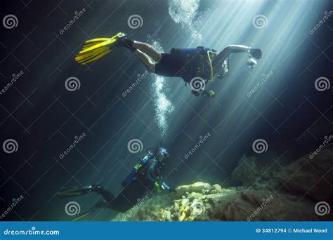 Young Married Couple Diving Devils Den Stock Photo Image Of