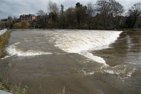 Weir Shrewsbury Weir In Flood The Salmon Anglers 4 Metre Flickr