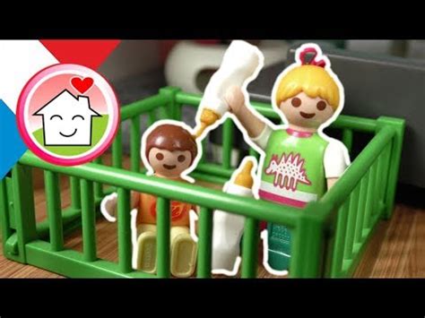 Playmobil en francais Anna et Lena jouent au bébé La famille Hauser