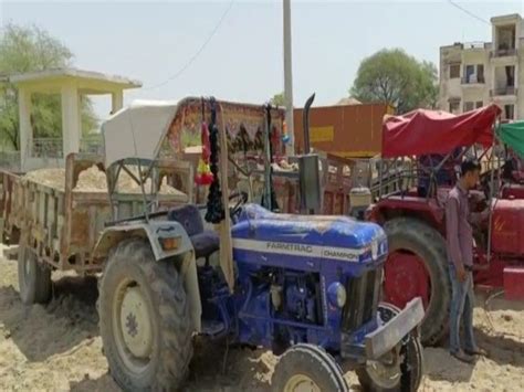 2 Tractor Trolley Filled With Illegal Gravel Seized Drivers Fled After