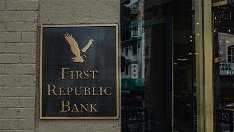 Las Acciones Del First Republic Bank Se Desploman Casi Un 50 Tras La