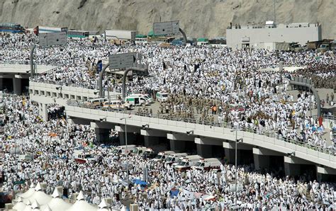 Stampede At Hajj Pilgrimage Near Mecca Kills Hundreds The Two Way Npr