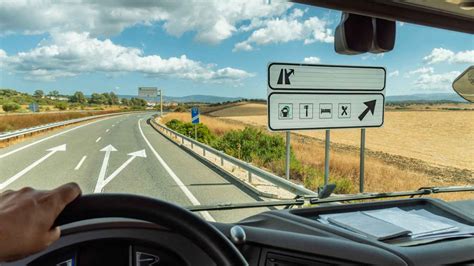 El trucazo para saber si la gasolinera está junto a la carretera sin