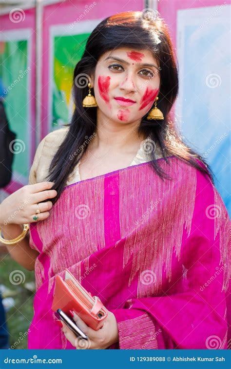 Bengali Girl In Saree Editorial Stock Photo Image Of Hindu 129389088