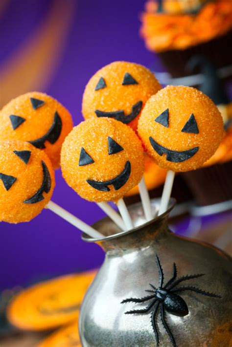 Jack O'Lantern Cake Pops - The Preppy Hostess