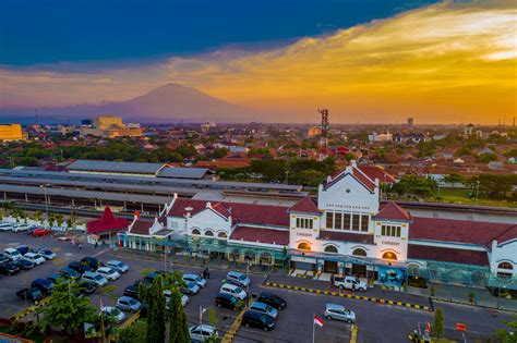 stasiun gambir info jadwal  harga tiket traveloka