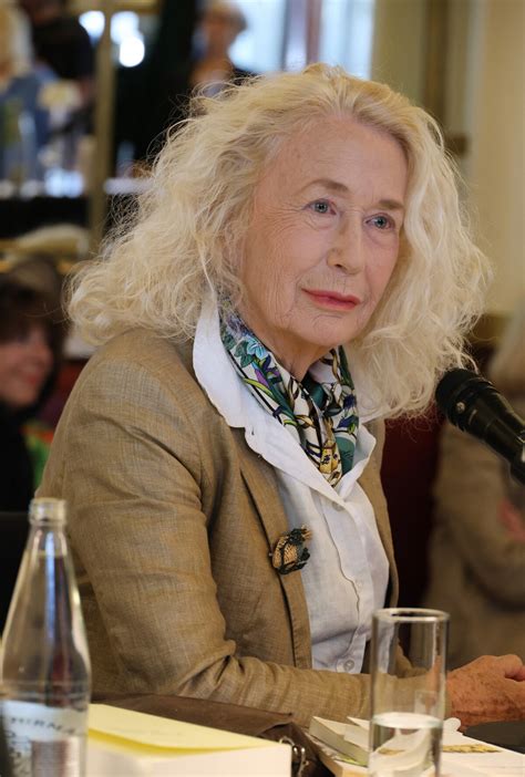 Photo Brigitte Fossey lors de la 90ème édition au café Les Deux