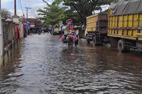 Banjir Rob Jadi Rutinitas Kota Banjarmasin Lagi Lagi Terancam Sonora Id