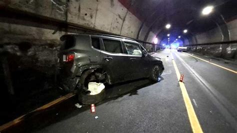 Tragico Incidente Stradale Nella Galleria Della Limina News Post X