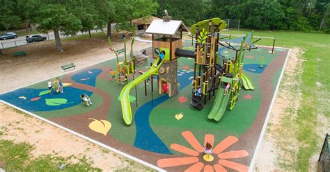 Elm Grove Elementary School Nature Inspired School Playground Towers