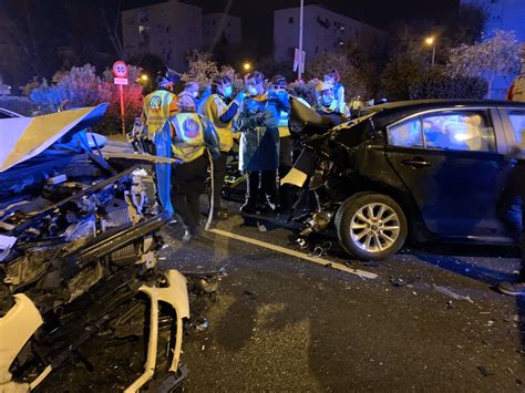 Ltima Hora Un Aparatoso Accidente Se Ha Producido En La Avenida De