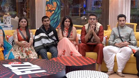 Bigg Boss 12 Weekend Ka Vaar With Salman Khan Preview Hina Khan