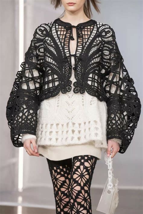 Pin by Amazone Catuogno on vetement stylé | Fashion, Laser cut fashion ...