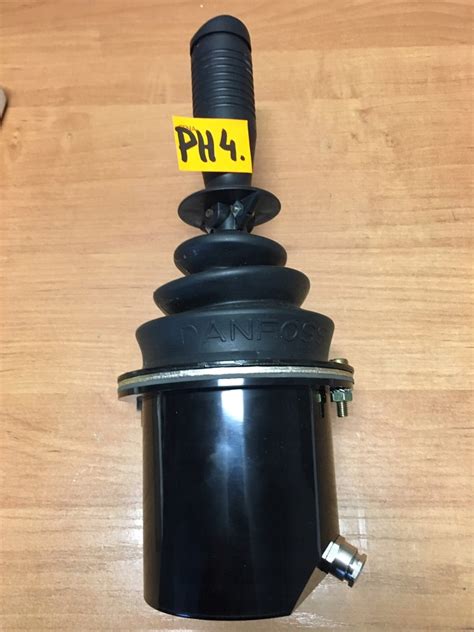 PH4 Joystick PVRE REMOTE CONTROL Danfoss 155B4275 7768821006