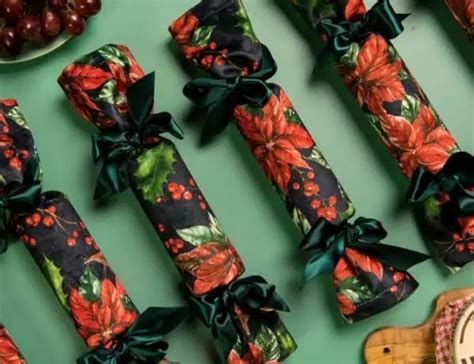 16 Best Eco-Friendly Christmas Crackers for Plastic-Free Snaps