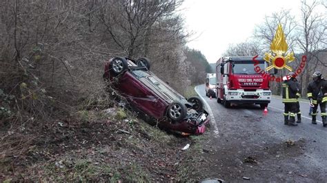 Mondragone Incidente Stradale In Via Appia Antica Autovettura Si