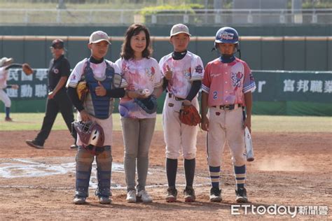 徐生明少棒／韓國大邱俱樂部奪季軍 師母開球場邊感動畫面曝 Ettoday運動雲 Ettoday新聞雲