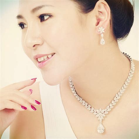 Buy Wholesale Luxury Wedding Banquet Jewelry Sets Diamond Flower Water