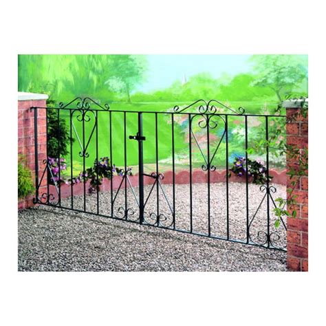 Winchester Metal Driveway Gates 3ft High Cannock Gates