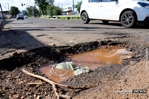 No Cora O De Campo Grande Buraco Atrapalha Motoristas Na Ernesto