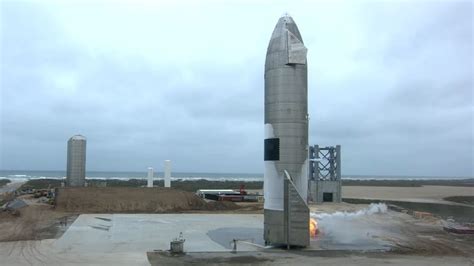 Spacex Le Vaisseau Starship Atterrit Avec Succès Pour La Toute