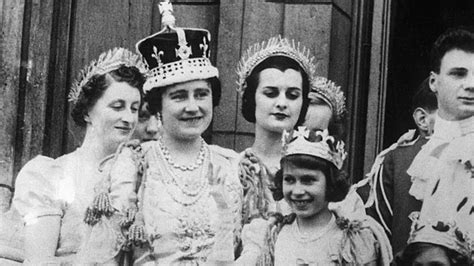 Wat Gebeurt Er Met De Schitterende Juwelen Van Queen Elizabeth Ii Na