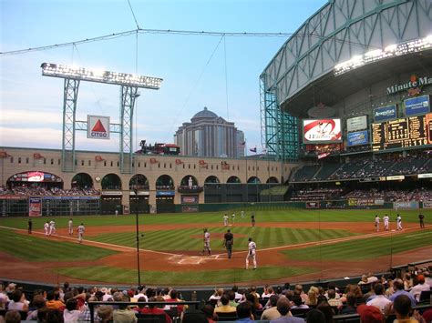 The Top 5 Must See Baseball Stadiums