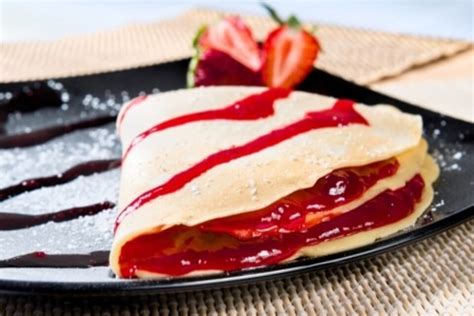 Crepas Con Mermelada De Frutos Rojos