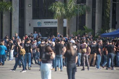 comissão formada deputados se reúnem policiais civis no dia 10