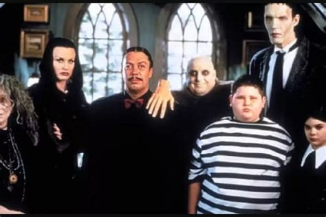 Além De Wandinha Veja Quais São Os Filmes Da Família Addams Dci