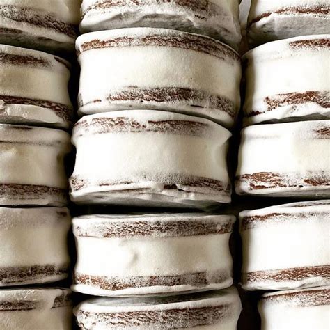 Alfajores La Golosa On Instagram Marplatense Nube O Con Merengue