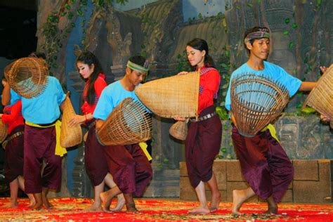 4 Cambodian Traditional Dances | History & Uniqueness