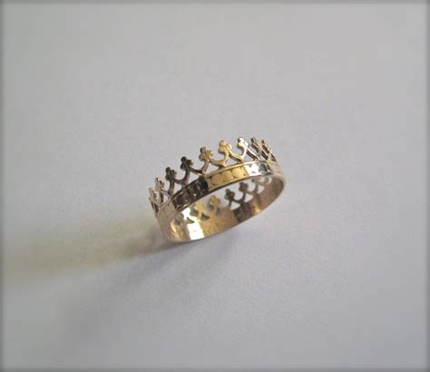 14k Gold Crown Ring