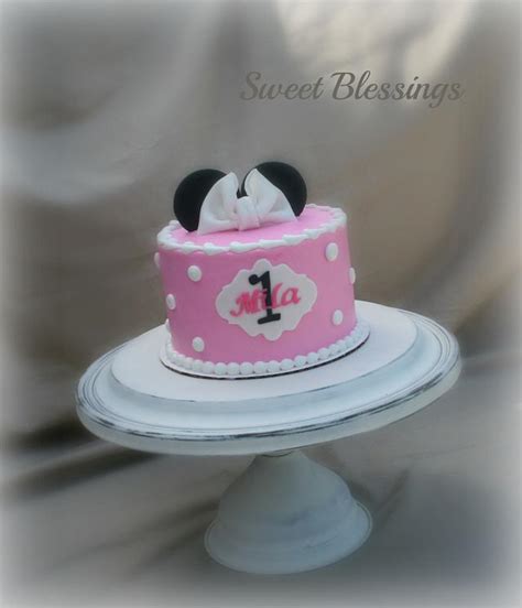 Minnie Mouse Decorated Cake By Sweetblessings Cakesdecor