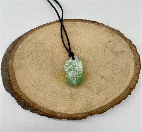 Raw Green Calcite Crystal Necklace Unisex Relaxation Etsy