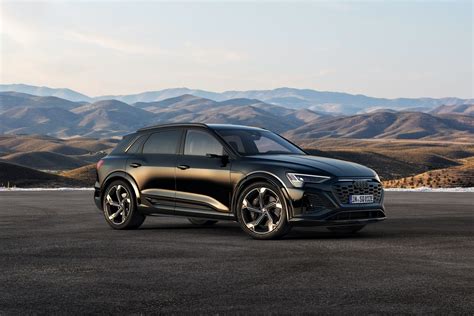 First Look: 2024 Audi Q8 e-tron | Driving