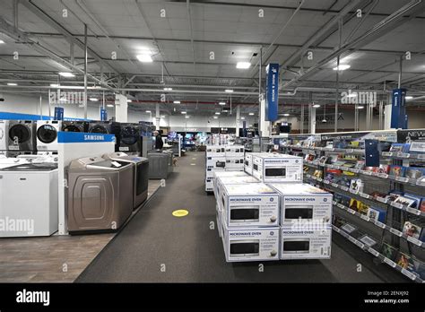 Best Buy Inside View