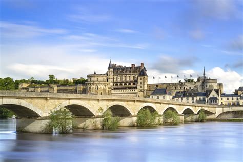 Amboise-village-bridge-and-medieval-castle_-Loire-Valley-France – Cape ...